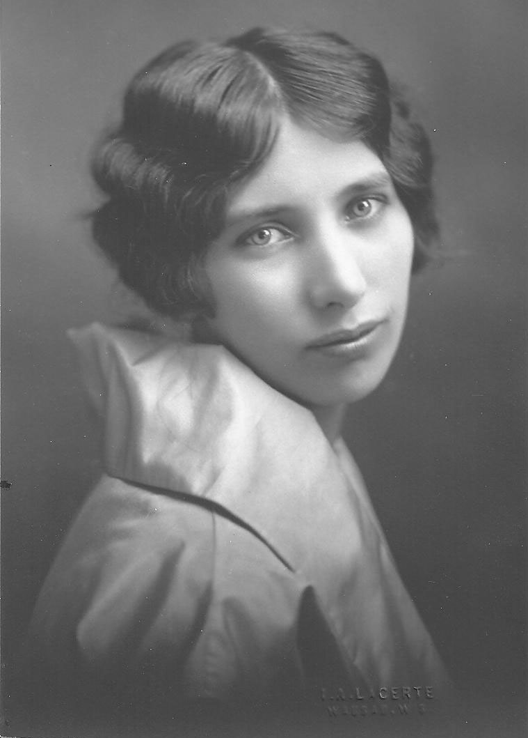 Esther Bloch